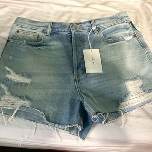 Cello high rise distressed light denim shorts new w/tags. W205